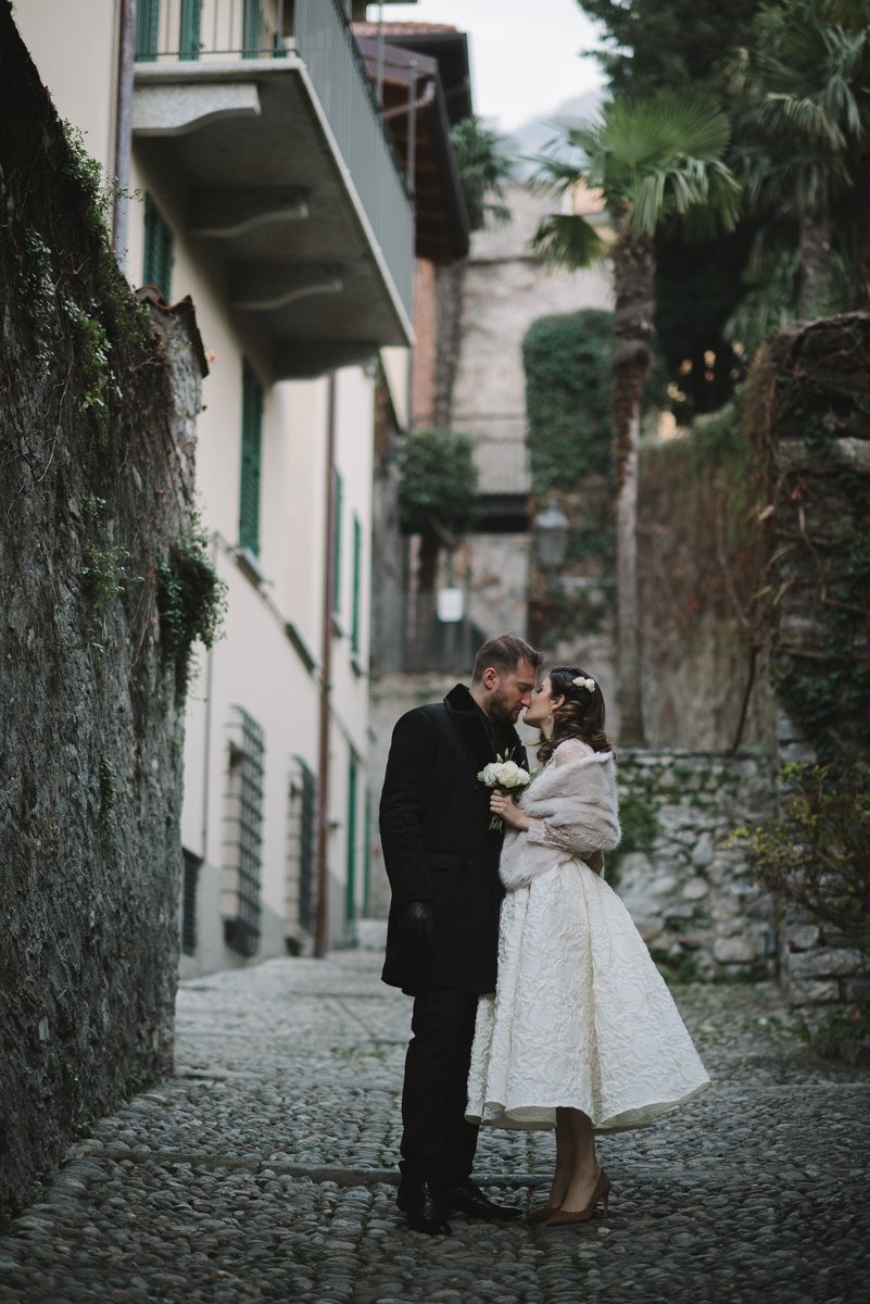 Lake Como intimate wedding photographer in private villa. Varenna pre-wedding shooting