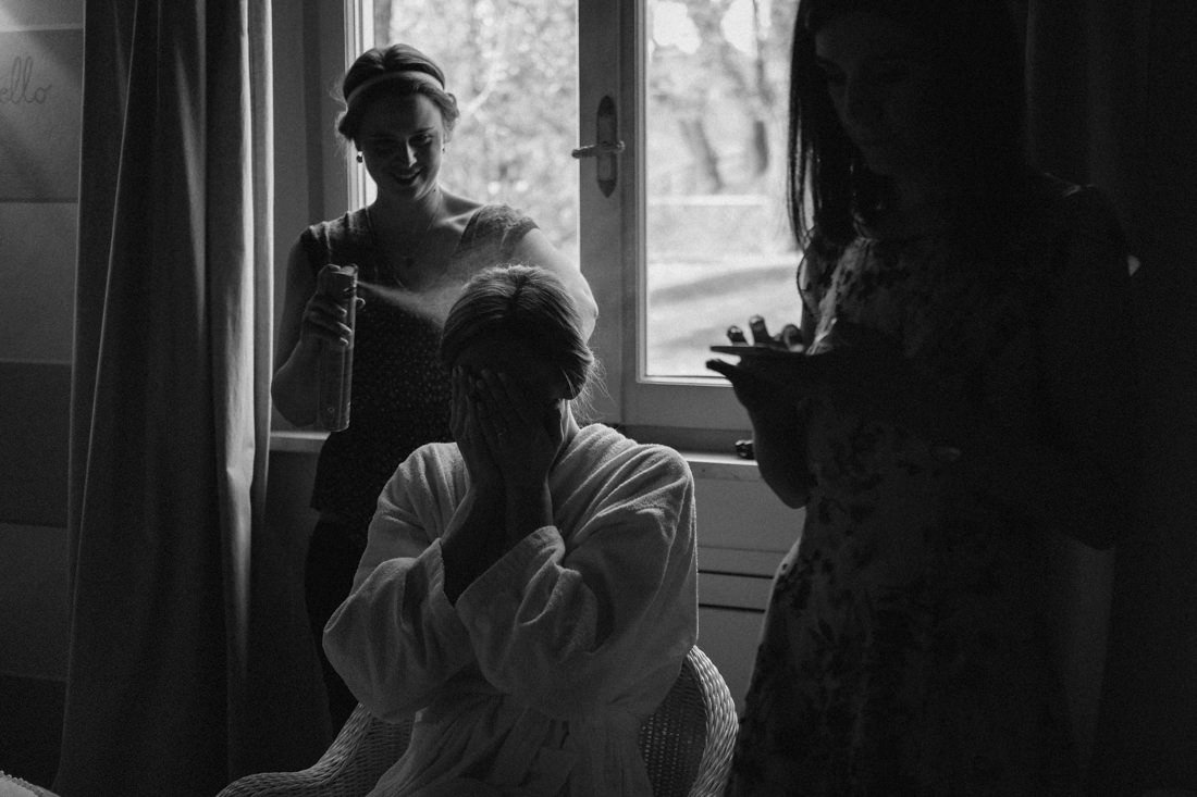 Destination wedding photographer in Pienza. Bridal Hairstyle