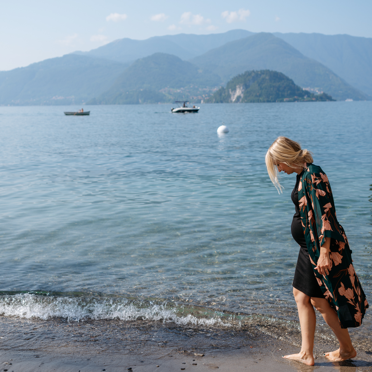 walking on the small beach in Varenna 