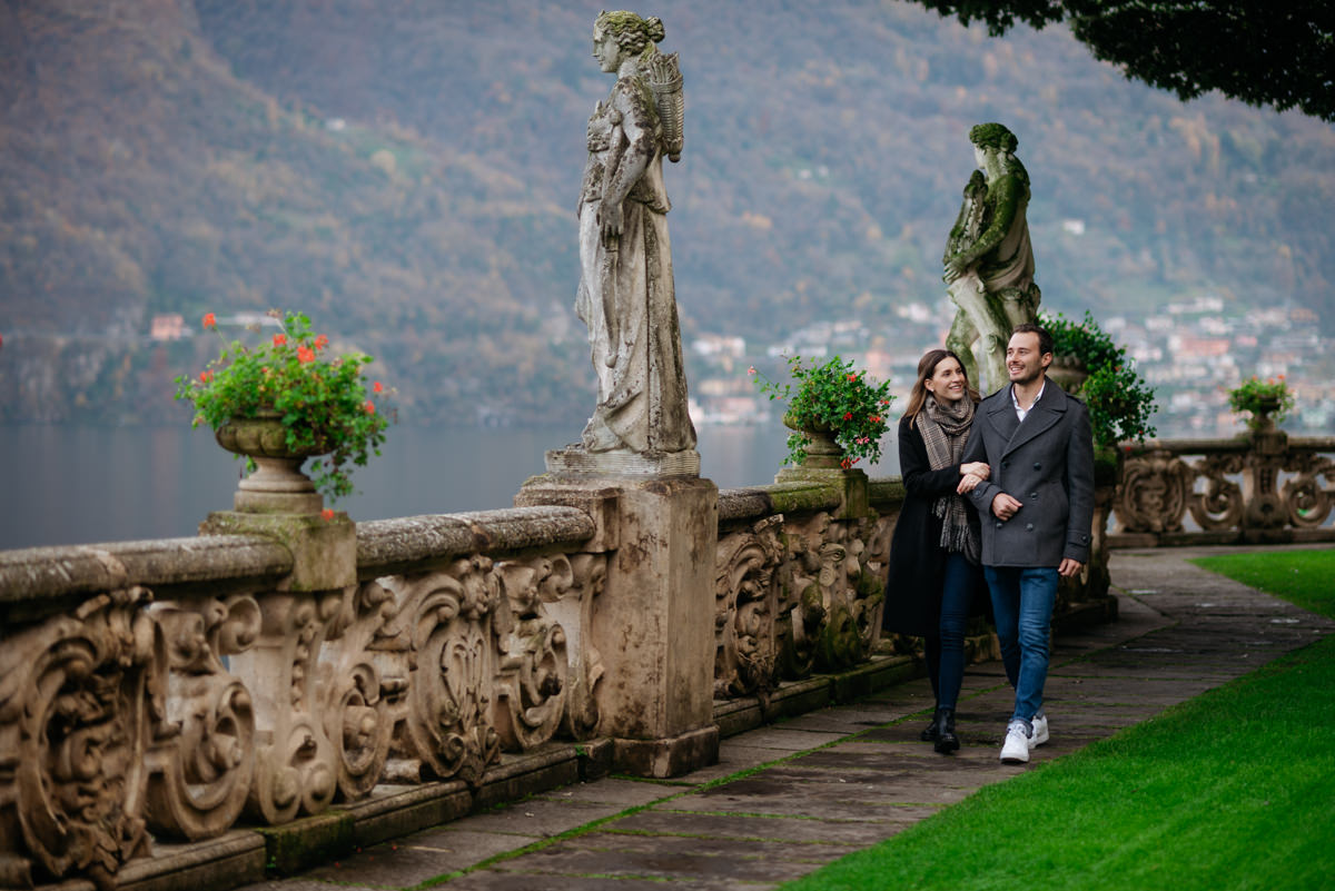 romantic couple shooting at villa del Balbianello 