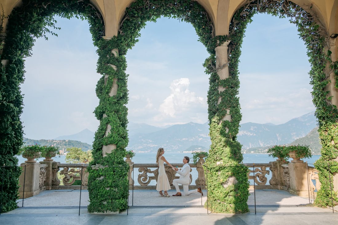 Surprise proposal under Loggia Durini Villa del Balbianello